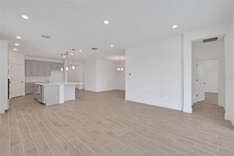 House in Apopka, Florida 4 bedrooms, 212.1 sq.m. № 1528878 - photo 12