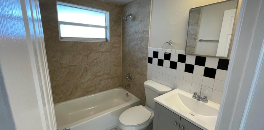 Immobilier commercial à West Palm Beach, Floride 2 chambres, 60.2 m2 № 1174584