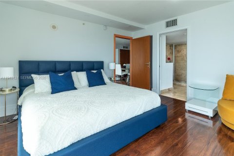 Copropriété à louer à Surfside, Floride: 3 chambres, 148.64 m2 № 2153030 - photo 17