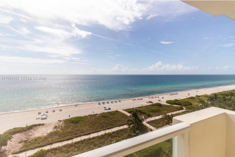 Copropriété à louer à Surfside, Floride: 3 chambres, 148.64 m2 № 2153030 - photo 7