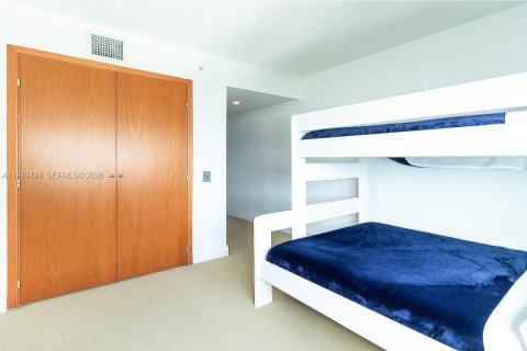 Copropriété à louer à Surfside, Floride: 3 chambres, 148.64 m2 № 2153030 - photo 30