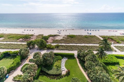 Copropriété à louer à Surfside, Floride: 3 chambres, 148.64 m2 № 2153030 - photo 8
