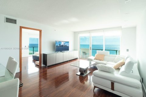 Copropriété à louer à Surfside, Floride: 3 chambres, 148.64 m2 № 2153030 - photo 3
