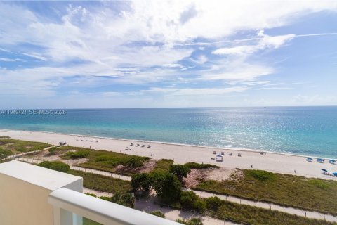 Copropriété à louer à Surfside, Floride: 3 chambres, 148.64 m2 № 2153030 - photo 9