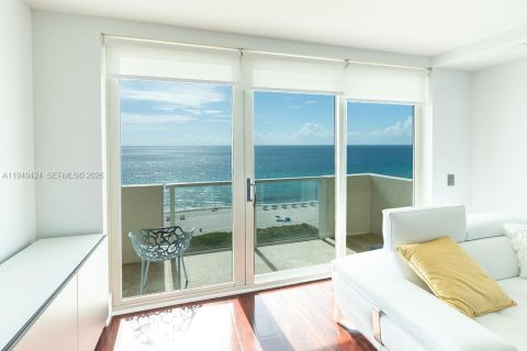 Copropriété à louer à Surfside, Floride: 3 chambres, 148.64 m2 № 2153030 - photo 4
