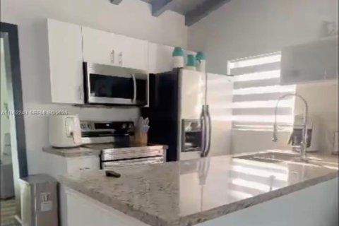 Casa en venta en Miami, Florida, 2 dormitorios, 89.19 m2 № 2008276 - foto 21