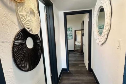 Casa en venta en Miami, Florida, 2 dormitorios, 89.19 m2 № 2008276 - foto 14