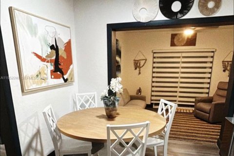 Casa en venta en Miami, Florida, 2 dormitorios, 89.19 m2 № 2008276 - foto 17