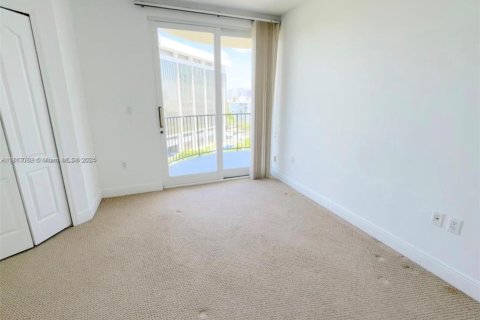 Condo in Miami, Florida, 2 bedrooms  № 1888728 - photo 7