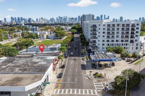 Propiedad comercial en venta en Miami, Florida № 2008019 - foto 6
