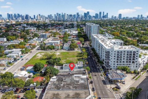 Propiedad comercial en venta en Miami, Florida № 2008019 - foto 28