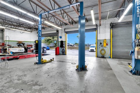 Commercial property in Miami, Florida № 2152840 - photo 12