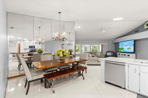 House in Port Orange, Florida 4 bedrooms, 201.78 sq.m. № 1686971 - photo 9