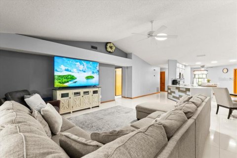 House in Port Orange, Florida 4 bedrooms, 201.78 sq.m. № 1686971 - photo 6