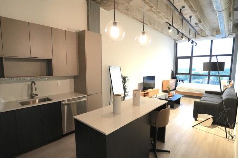 Condo in Miami, Florida  № 1870028 - photo 1