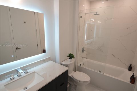 Condo in Miami, Florida  № 1870028 - photo 16