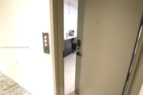 Condo in Miami, Florida  № 1870028 - photo 7