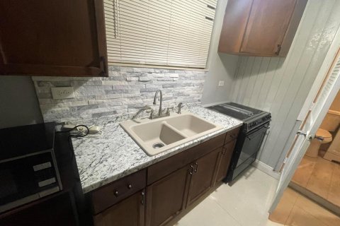 Immobilier commercial à louer à Pembroke Pines, Floride: 1 chambre, 108.14 m2 № 2251909 - photo 11