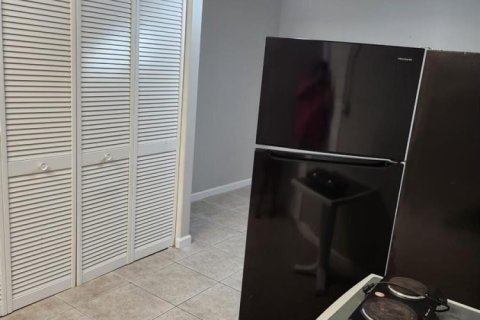 Immobilier commercial à louer à Pembroke Pines, Floride: 1 chambre, 108.14 m2 № 2251909 - photo 5