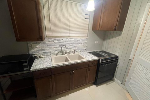 Immobilier commercial à louer à Pembroke Pines, Floride: 1 chambre, 108.14 m2 № 2251909 - photo 8
