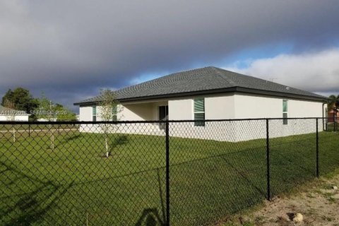 Casa en venta en Cape Coral, Florida, 4 dormitorios, 170.01 m2 № 2032855 - foto 15