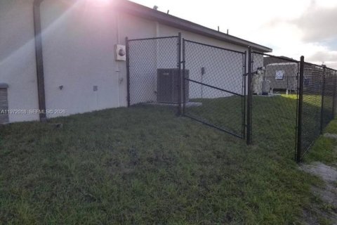 Casa en venta en Cape Coral, Florida, 4 dormitorios, 170.01 m2 № 2032855 - foto 16