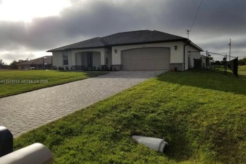 Casa en venta en Cape Coral, Florida, 4 dormitorios, 170.01 m2 № 2032855 - foto 14