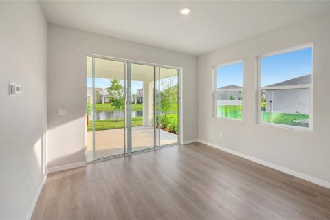 House in Wesley Chapel, Florida 3 bedrooms, 230.49 sq.m. № 2208636 - photo 9