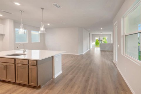 House in Wesley Chapel, Florida 3 bedrooms, 230.49 sq.m. № 2208636 - photo 4