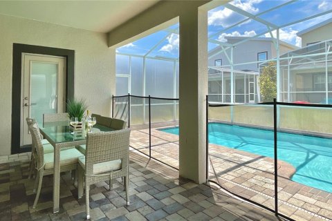House in Davenport, Florida 7 bedrooms, 357.02 sq.m. № 1906035 - photo 3