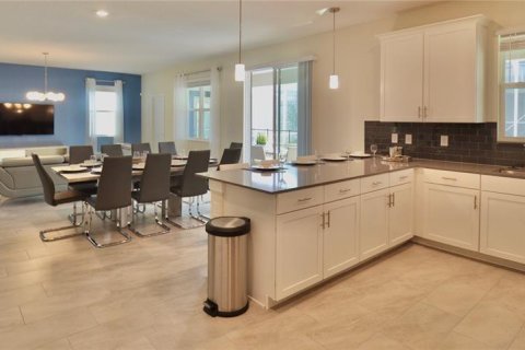 House in Davenport, Florida 7 bedrooms, 357.02 sq.m. № 1906035 - photo 13