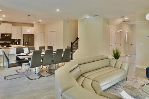 House in Davenport, Florida 7 bedrooms, 357.02 sq.m. № 1906035 - photo 7