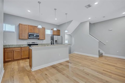Adosado en venta en Tampa, Florida, 3 dormitorios, 197.42 m2 № 2356484 - foto 18