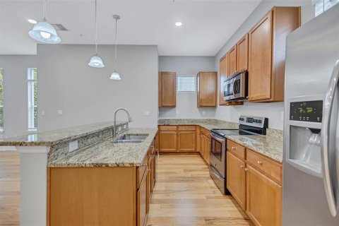 Adosado en venta en Tampa, Florida, 3 dormitorios, 197.42 m2 № 2356484 - foto 19