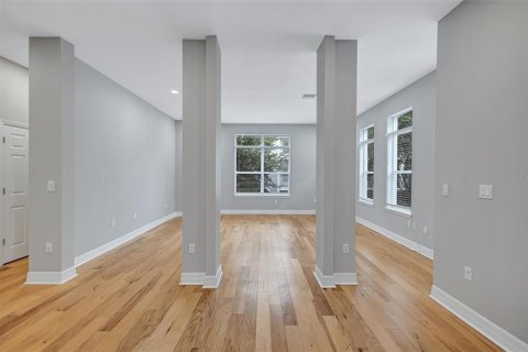 Adosado en venta en Tampa, Florida, 3 dormitorios, 197.42 m2 № 2356484 - foto 22