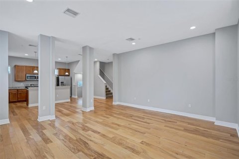 Adosado en venta en Tampa, Florida, 3 dormitorios, 197.42 m2 № 2356484 - foto 24
