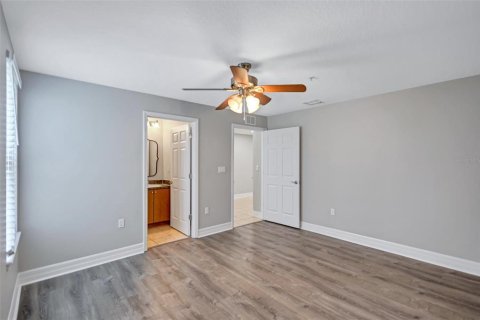 Adosado en venta en Tampa, Florida, 3 dormitorios, 197.42 m2 № 2356484 - foto 10