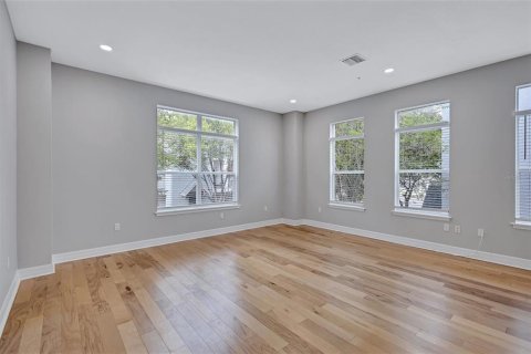 Adosado en venta en Tampa, Florida, 3 dormitorios, 197.42 m2 № 2356484 - foto 23