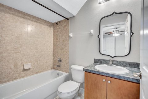 Adosado en venta en Tampa, Florida, 3 dormitorios, 197.42 m2 № 2356484 - foto 11