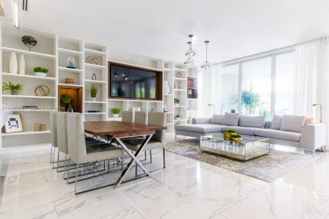 Condo in Bay Harbor Islands, Florida  № 2088823 - photo 4