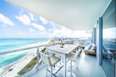 Condominio en Miami Beach, Florida, 3 dormitorios  № 2026065