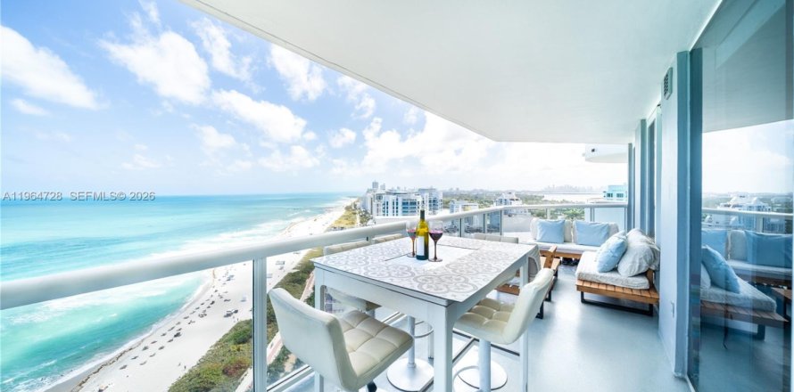 Condominio en Miami Beach, Florida, 3 dormitorios  № 2026065