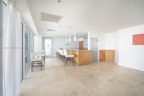 Condominio en alquiler en Miami Beach, Florida, 3 dormitorios, 130.06 m2 № 2026065 - foto 25