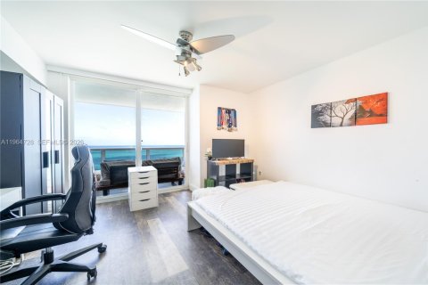 Condominio en alquiler en Miami Beach, Florida, 3 dormitorios, 130.06 m2 № 2026065 - foto 13