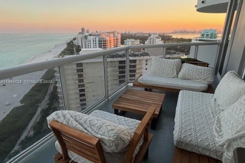 Condominio en alquiler en Miami Beach, Florida, 3 dormitorios, 130.06 m2 № 2026065 - foto 28