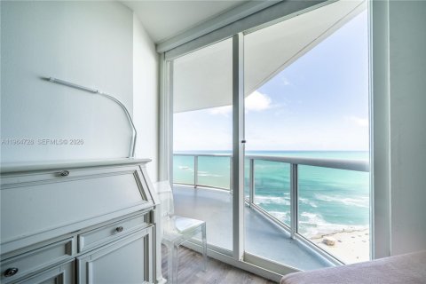 Condominio en alquiler en Miami Beach, Florida, 3 dormitorios, 130.06 m2 № 2026065 - foto 17