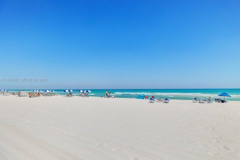 Copropriété à louer à Miami Beach, Floride: 1 chambre, 86.4 m2 № 2155144 - photo 18