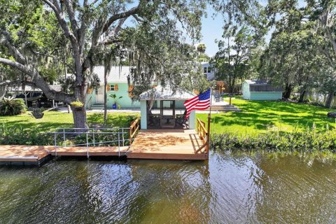 Casa en venta en Weeki Wachee, Florida, 2 dormitorios, 125.42 m2 № 2321045 - foto 2