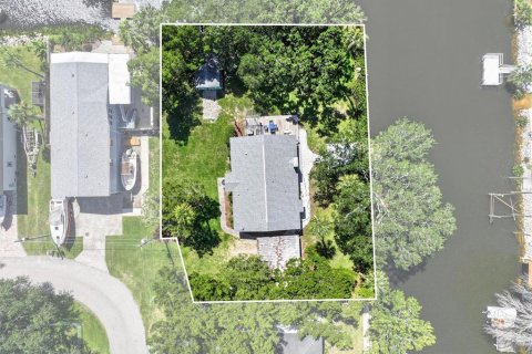 Casa en venta en Weeki Wachee, Florida, 2 dormitorios, 125.42 m2 № 2321045 - foto 4
