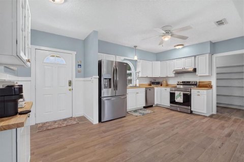 Casa en venta en Weeki Wachee, Florida, 2 dormitorios, 125.42 m2 № 2321045 - foto 17